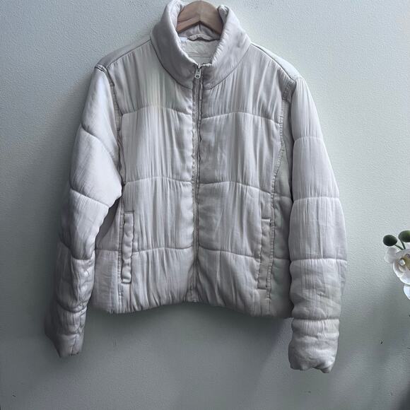 Abercrombie & Fitch Cream Puffer Jacket Soft Outdoor Women's Coat Size XL - Picture 1 of 8